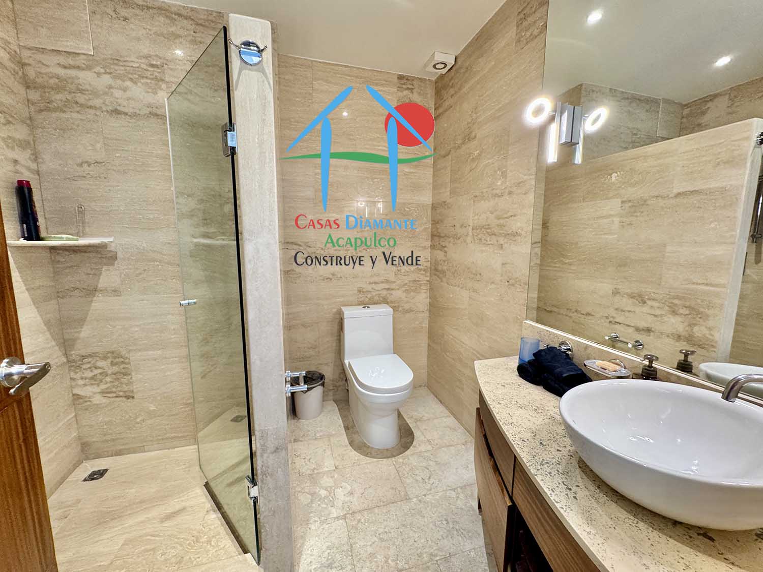 Ocean Front 802 - Baño completo 1